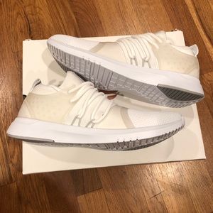 pismo performance sneaker